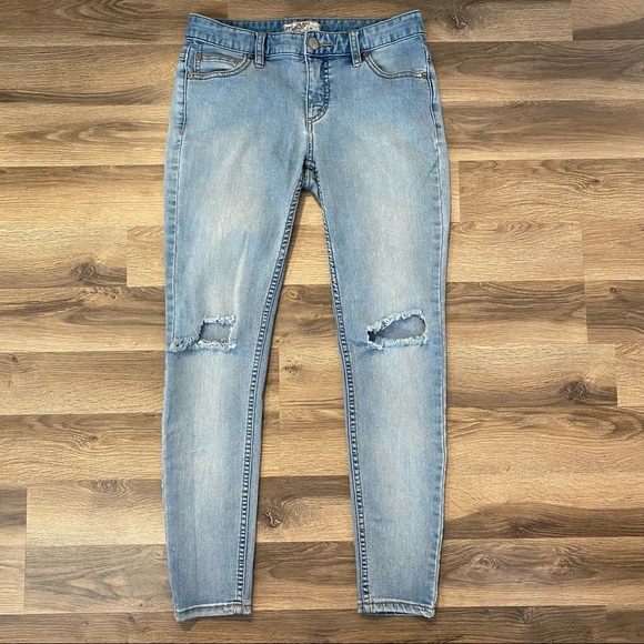 Free People Denim - Free People Light Wash Skinny Jeans